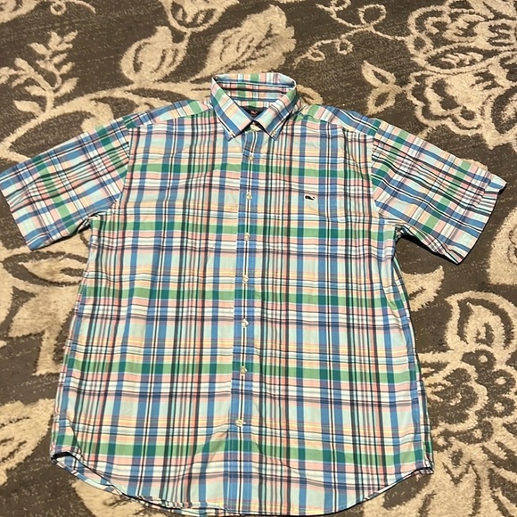 Vineyard vines classic fit tucker shirt large. Like new. Button front. - Picture 1 of 3